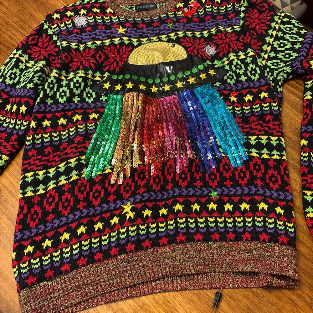 Blizzard Bay Christmas Sweater UFO  Candy Abduction Size L Light Up Festive Rave